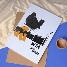 Load image into Gallery viewer, Woodstock cantar más fuerte
